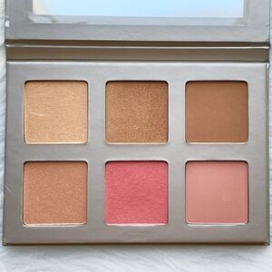 Iconic London Blaze Chaser Face Palette Full Size